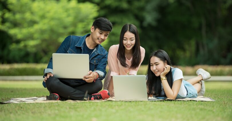 students-1807505_1280